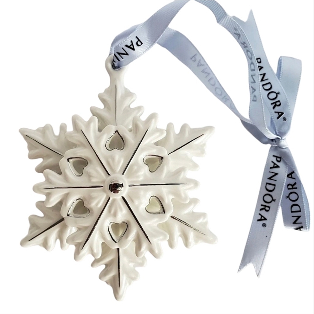 Pandora • 2015 Snowflake Holiday Ornament